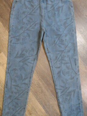 Soft Surroundings Pull-On Light Denim Washed Blue Jeans Faded Floral Sze Small